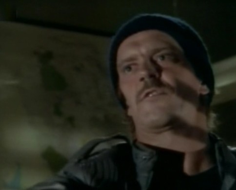Angus MacGyver Trucs et Astuces - 7x04 Le Syndrome de Prom�th�e - Le m�chant Prom�th�e